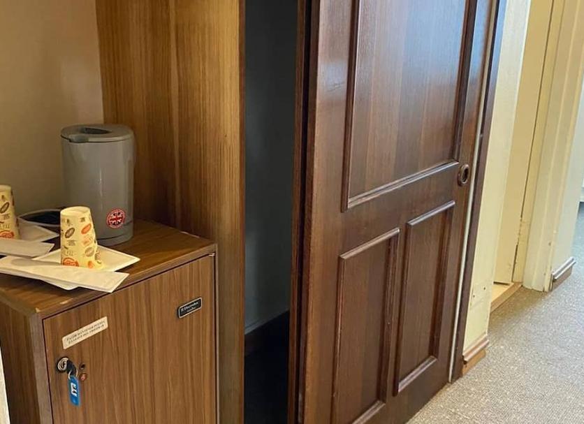Comodidade do quarto Foto