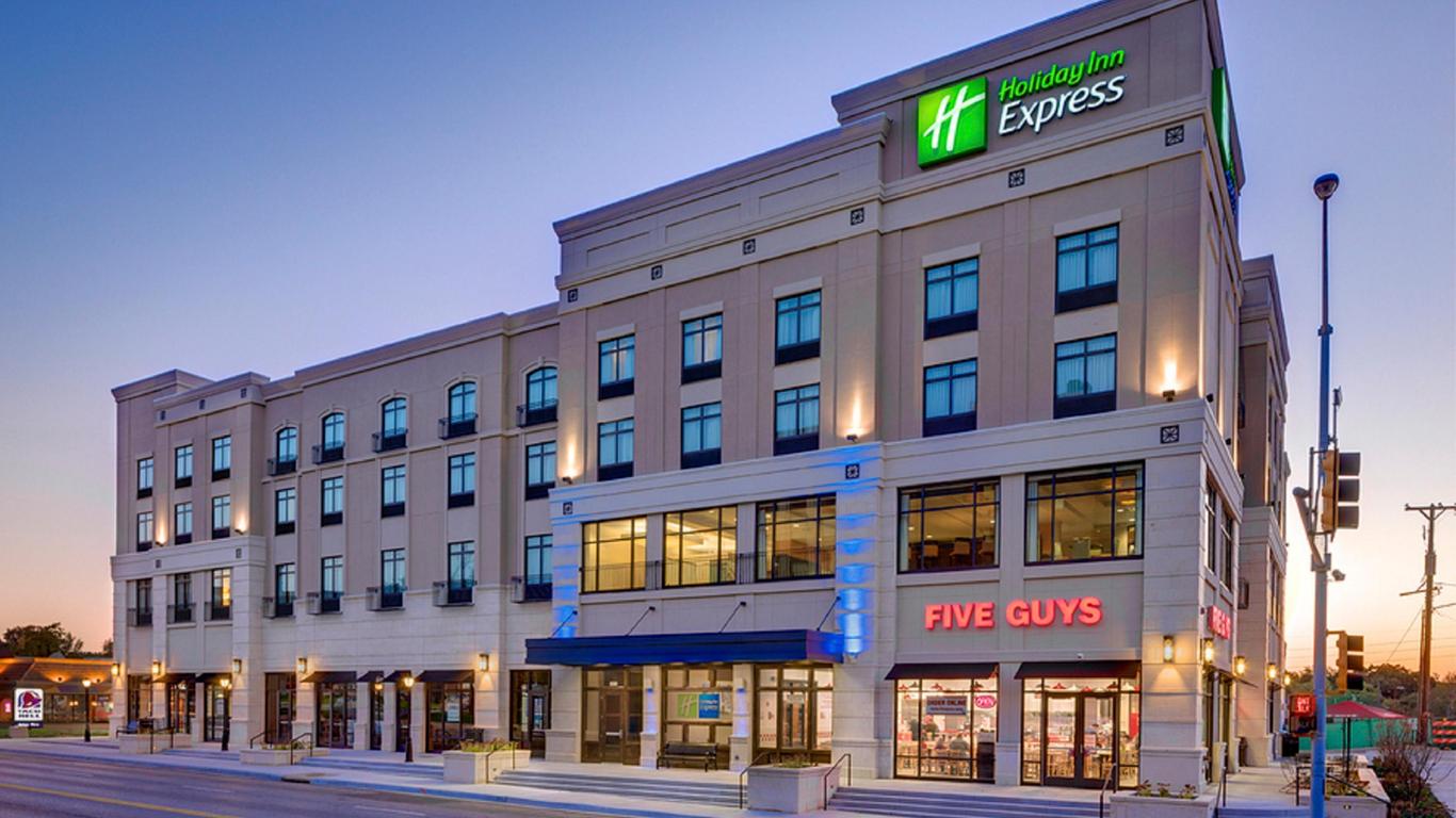 Holiday Inn Express & Suites Kansas City Ku Medical Center, An IHG Hotel