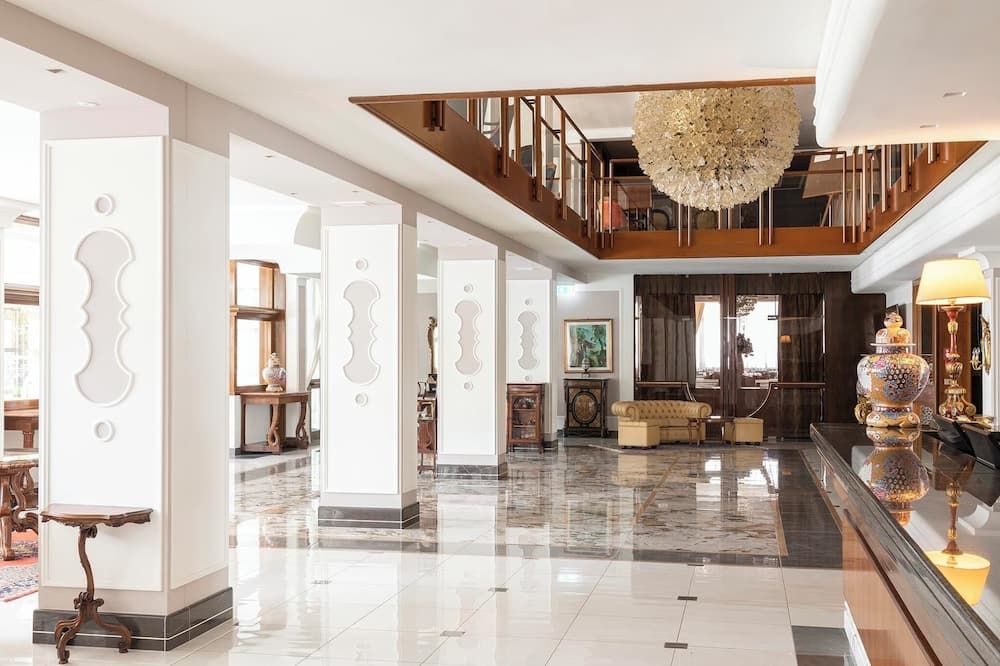 Hall Foto