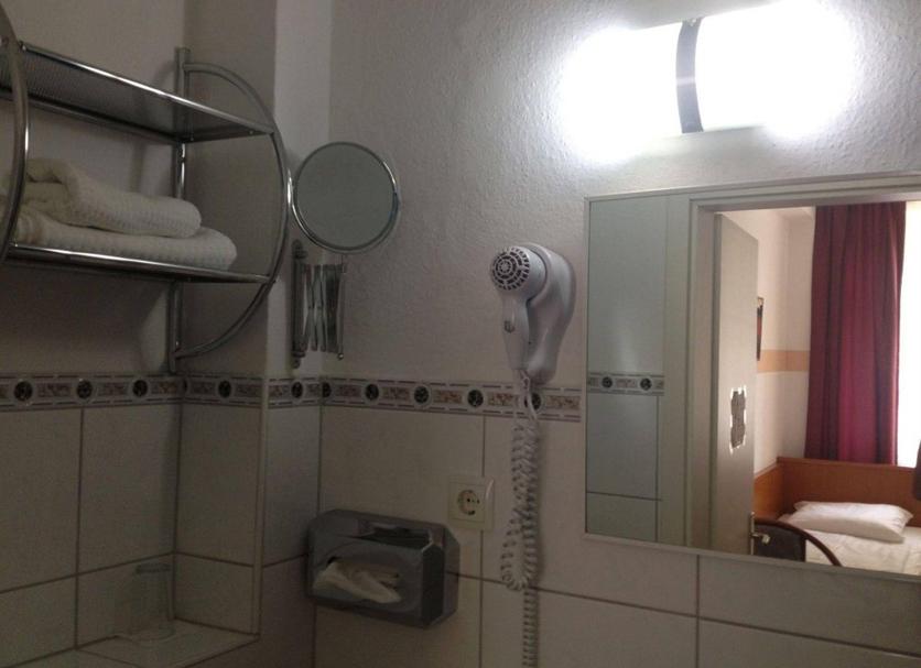 Comodidade do quarto Foto