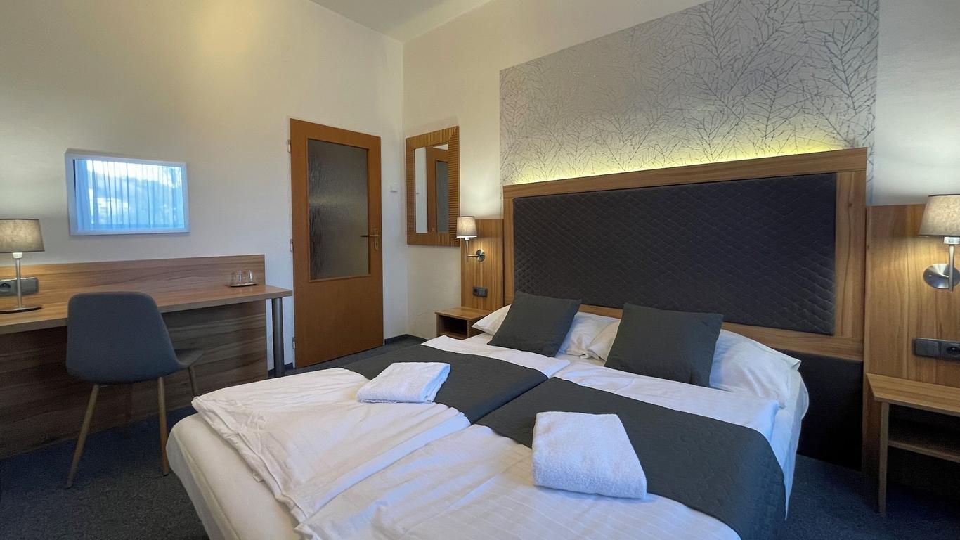 Hotel Bohemians