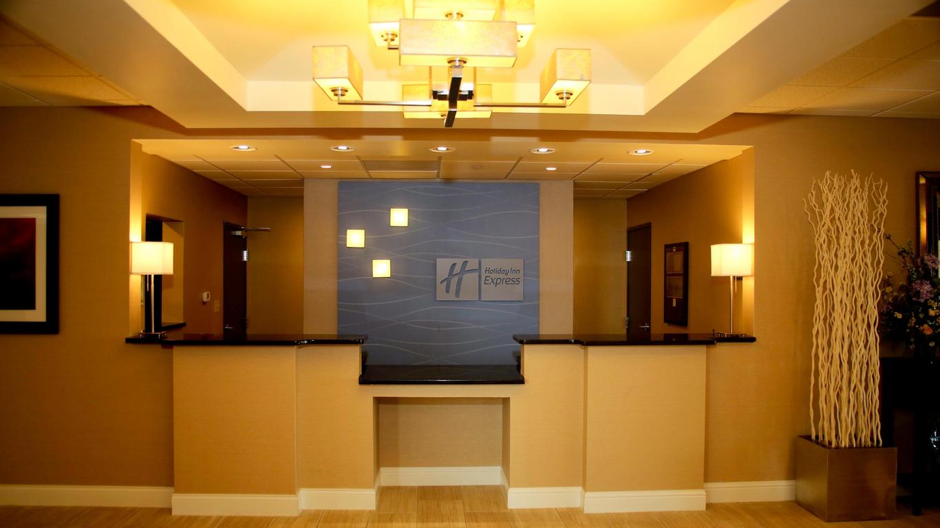 Holiday Inn Express Hotel & Suites Marion Northeast, An IHG Hotel