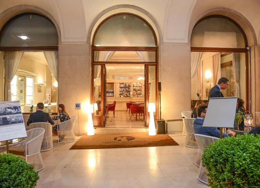 Hall Foto