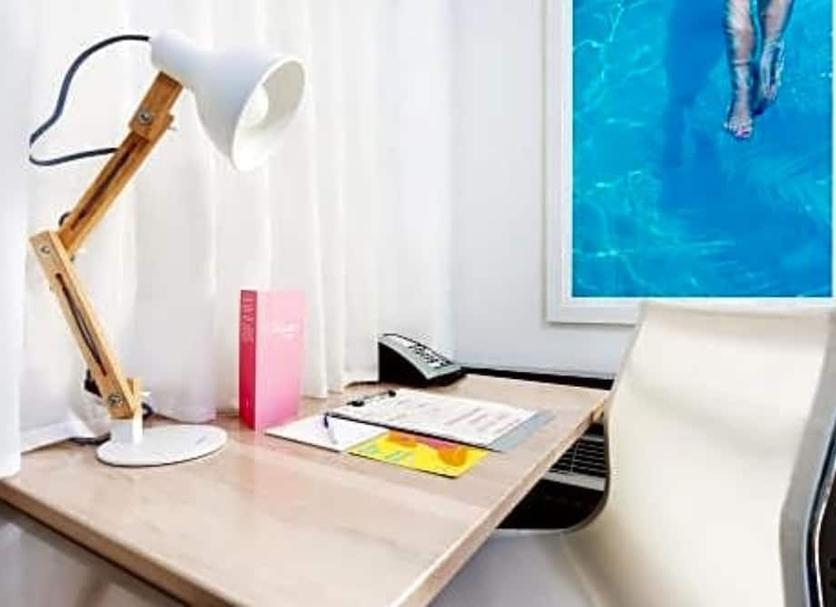 Comodidade do quarto Foto