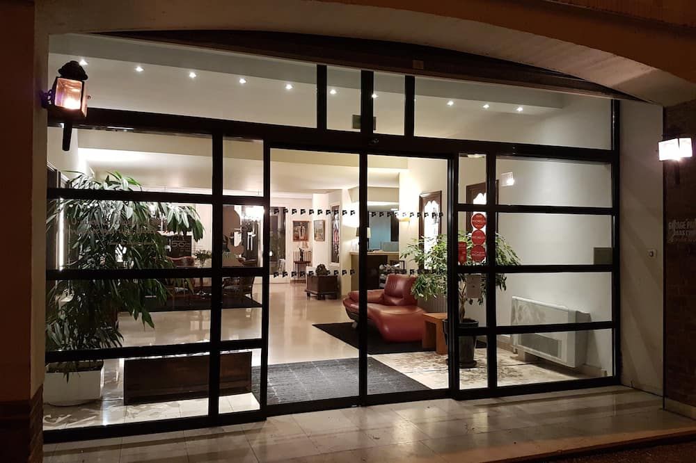 Hall