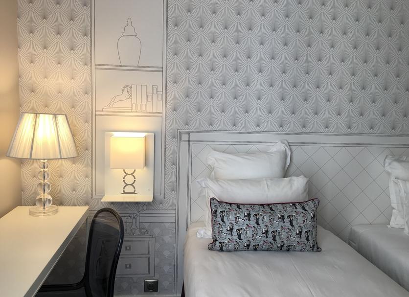 Comodidade do quarto Foto