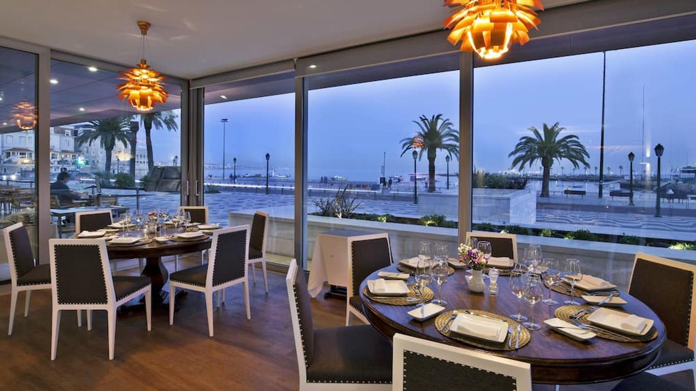 Hotel Baía