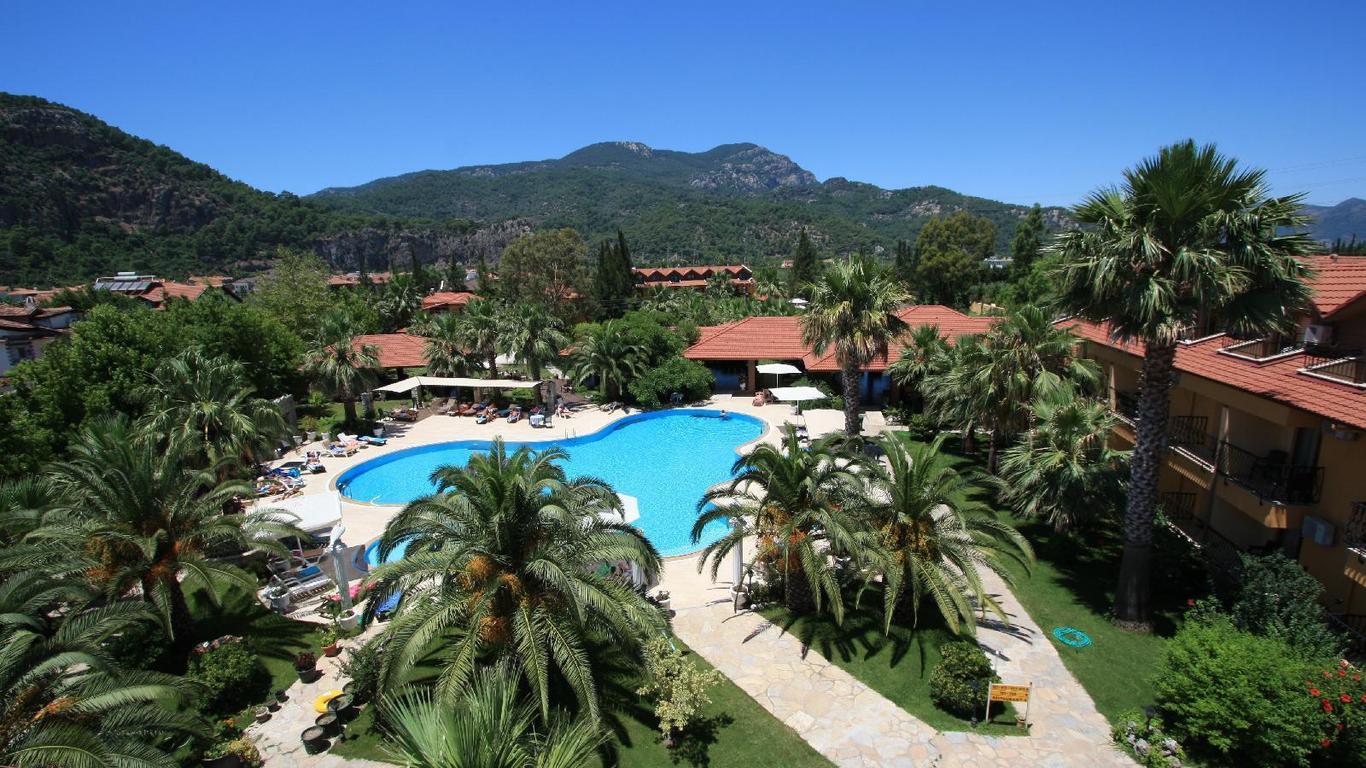 Hotel Holiday Calbis
