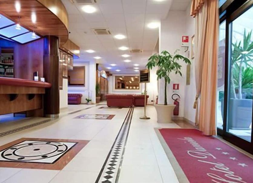 Hall Foto