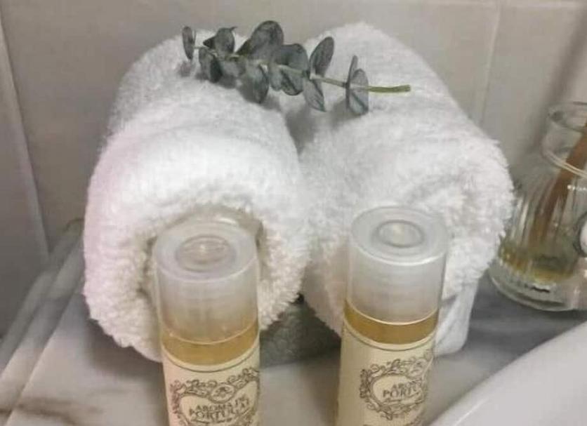 Comodidade do quarto Foto