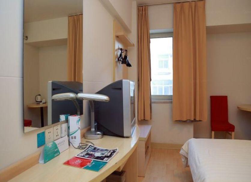Comodidade do quarto Foto