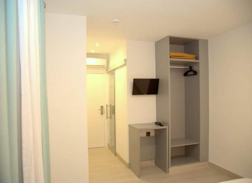 Comodidade do quarto Foto