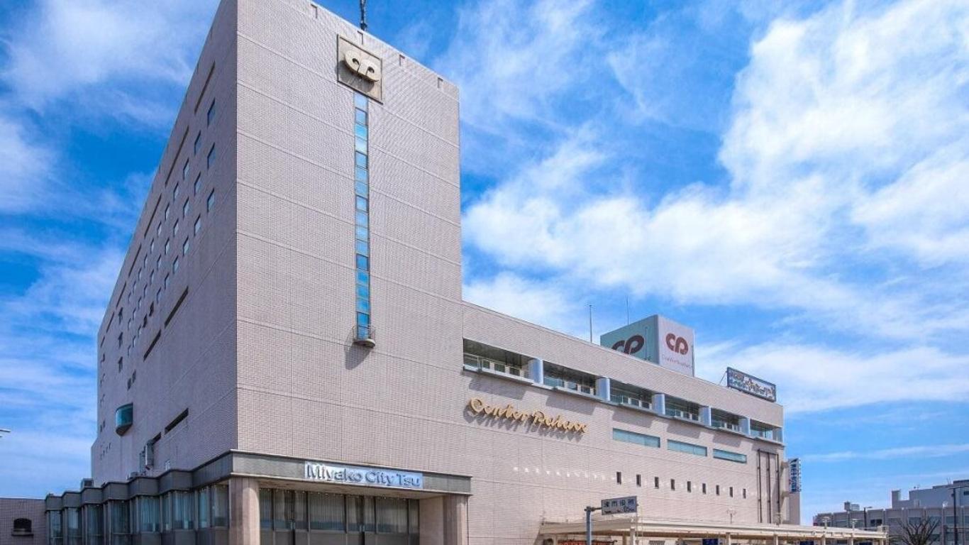 Hotel Tsu Center Palace