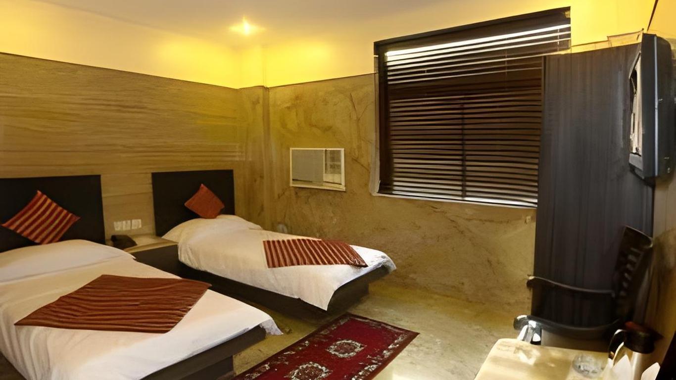 Hotel Maan K