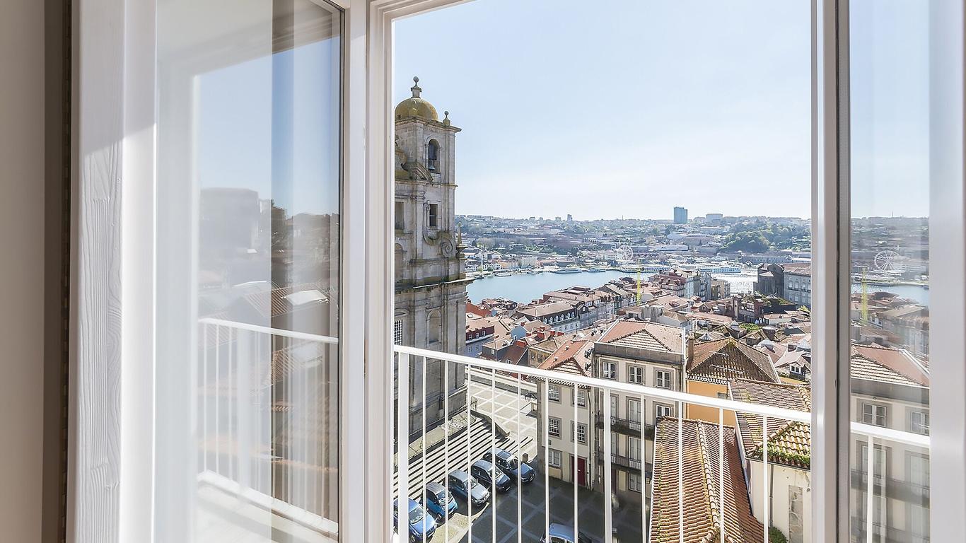 Oporto Street das Aldas - River View