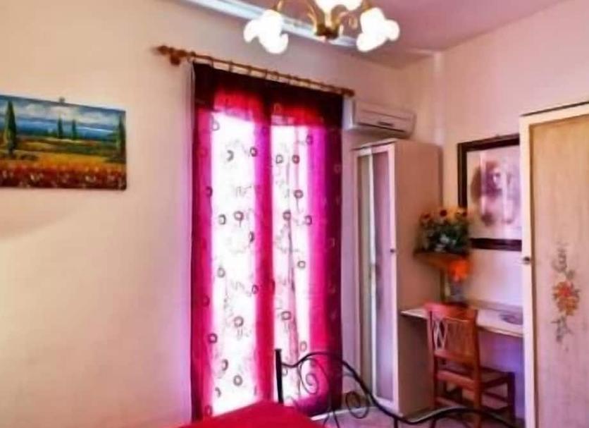 Comodidade do quarto Foto