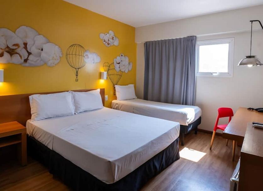 Quarto Foto