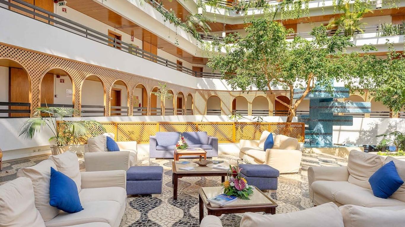 Oura Praia Hotel