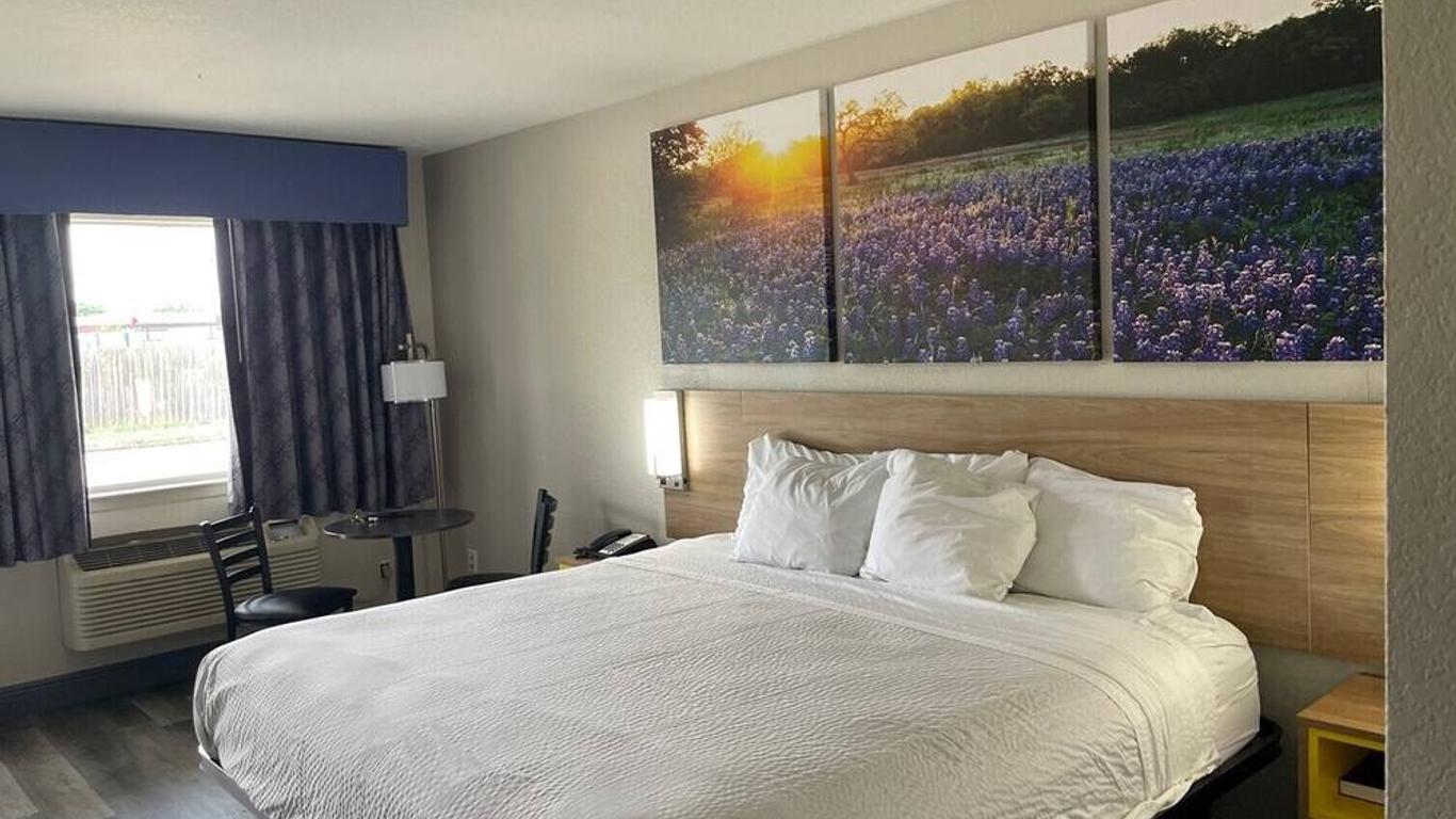 Days Inn by Wyndham San Antonio Southeast/Frost Bank Center