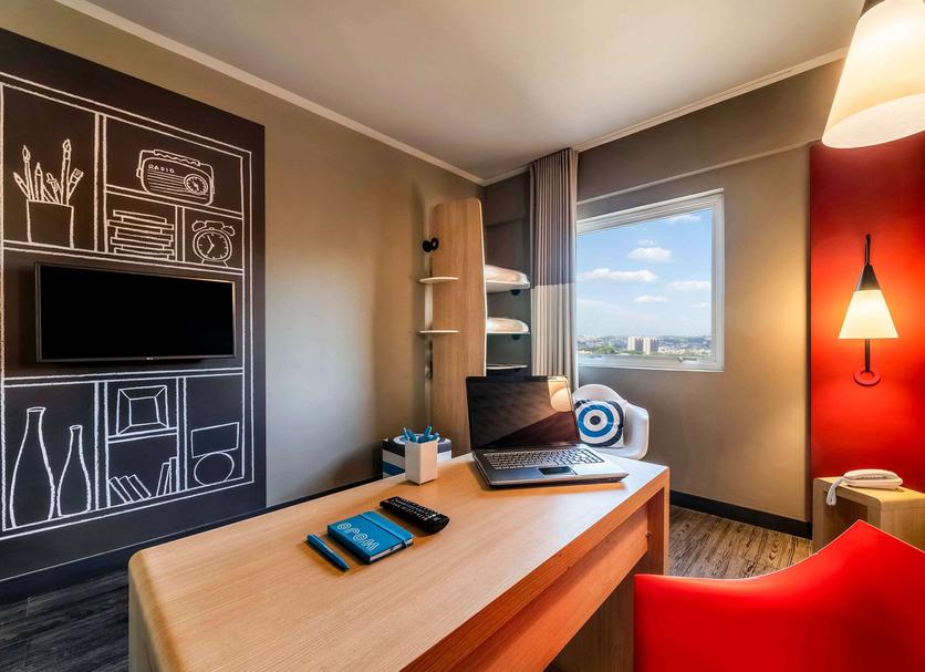 Comodidade do quarto Foto