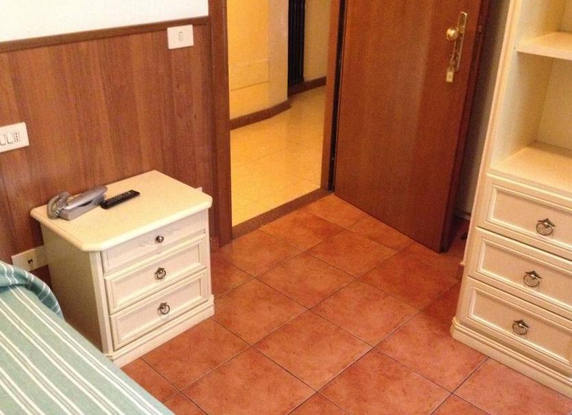Comodidade do quarto Foto