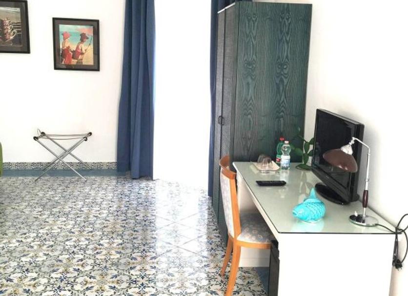 Comodidade do quarto Foto
