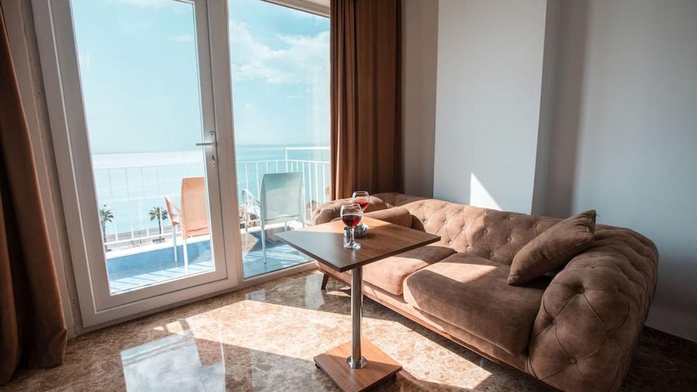 Kristal Beach Hotel