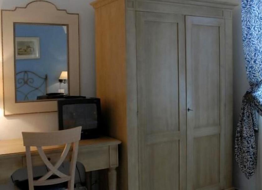 Comodidade do quarto Foto