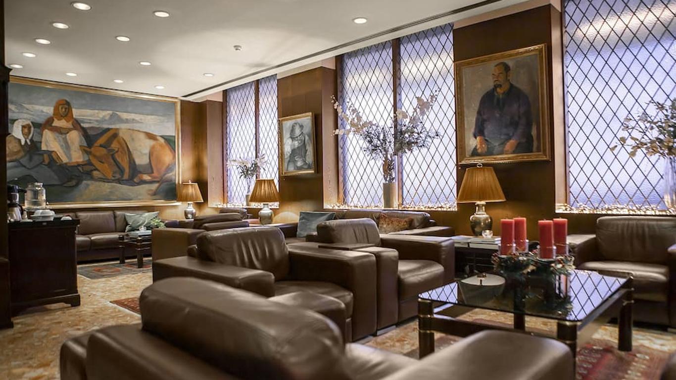 Hotel Holt