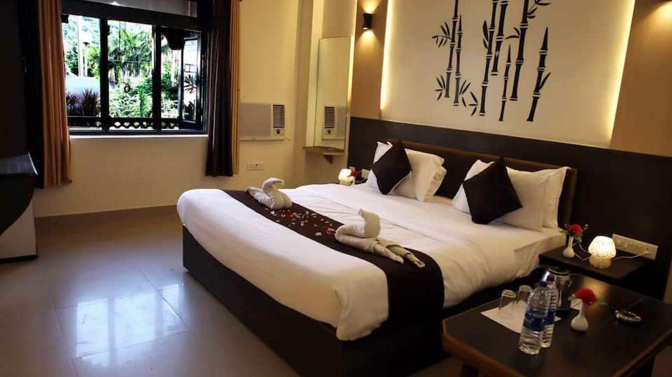 Hotel Ananta Palace