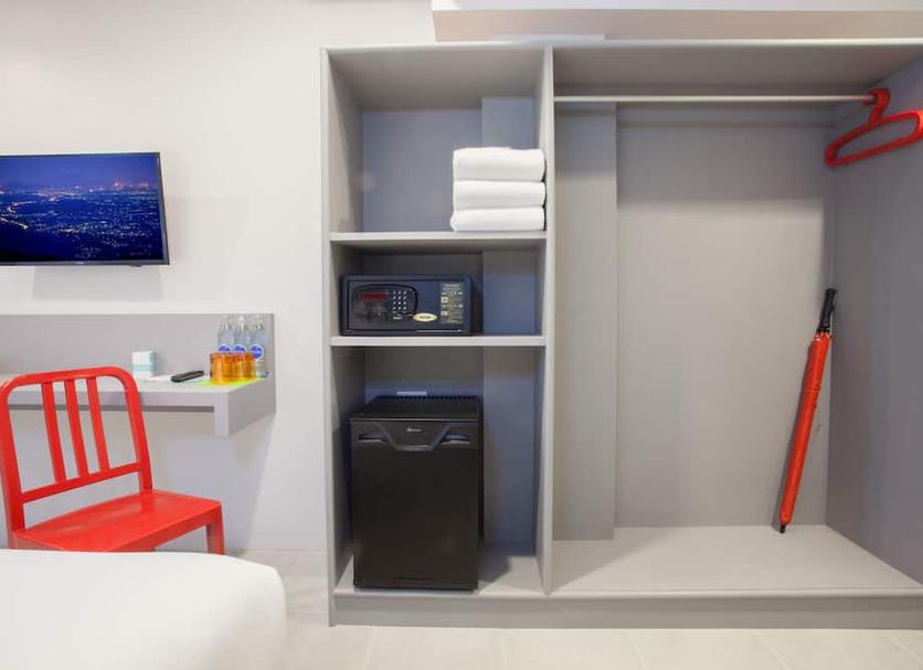Comodidade do quarto Foto