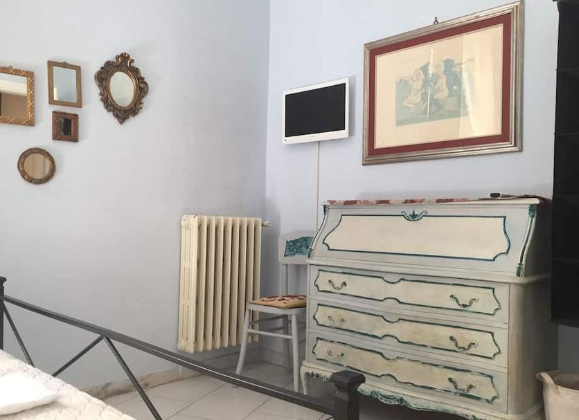 Comodidade do quarto Foto