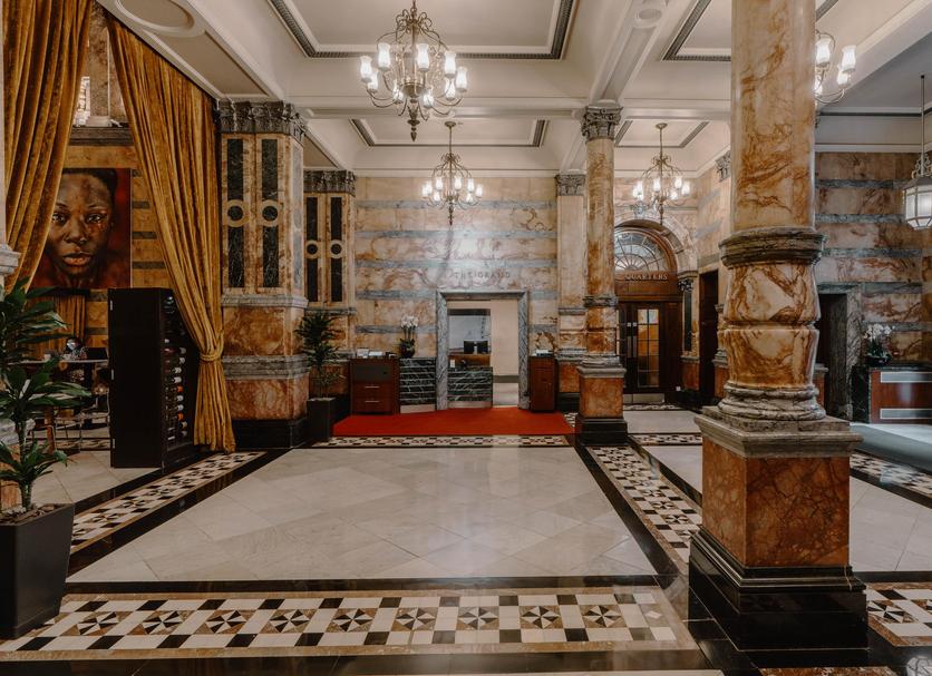 Hall Foto