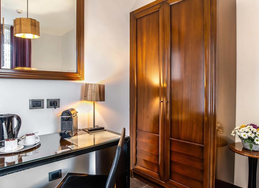 Comodidade do quarto Foto