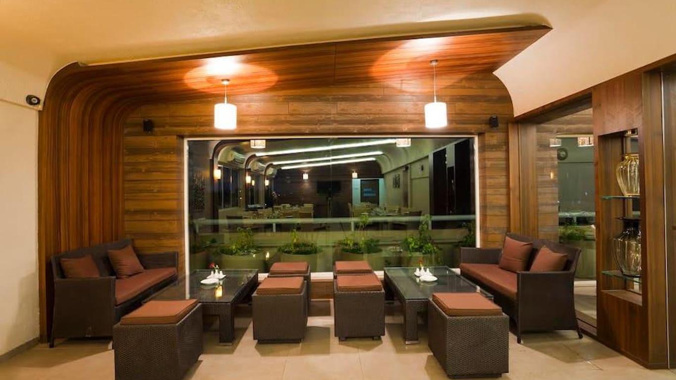 Skylark Business Hotel