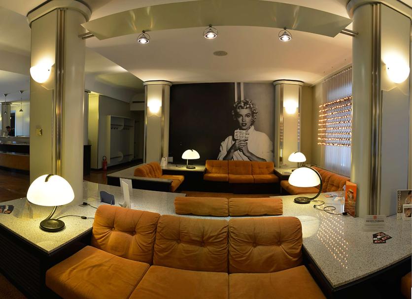 Hall Foto