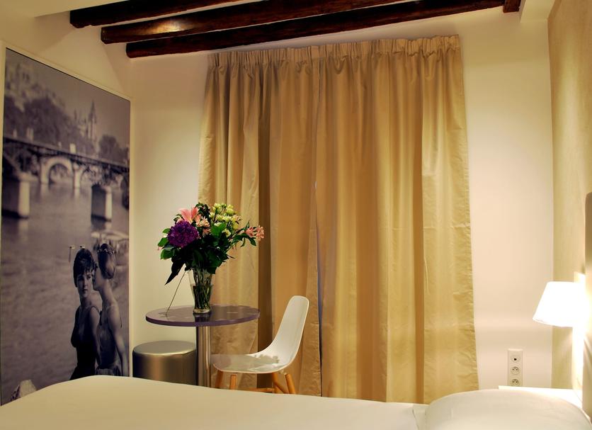 Comodidade do quarto Foto