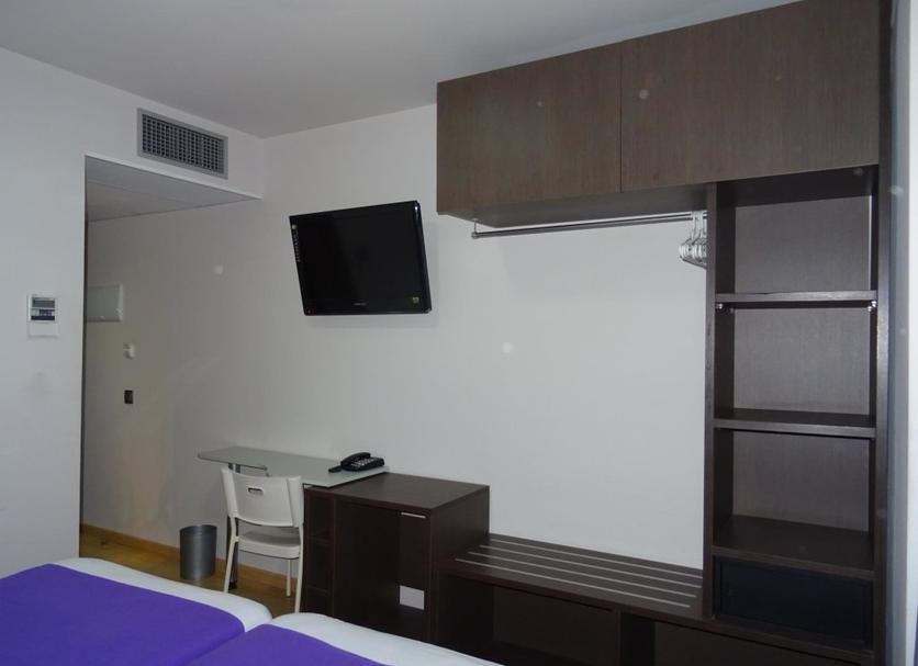 Comodidade do quarto Foto