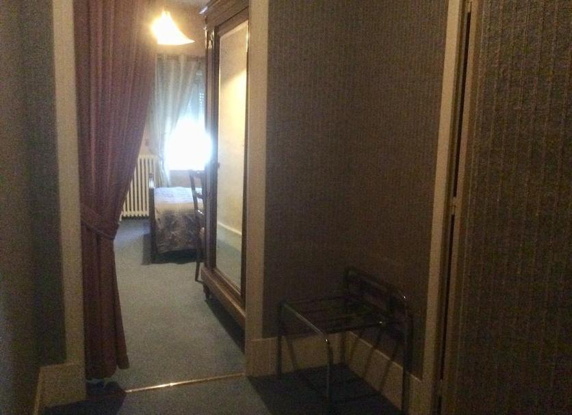 Comodidade do quarto Foto