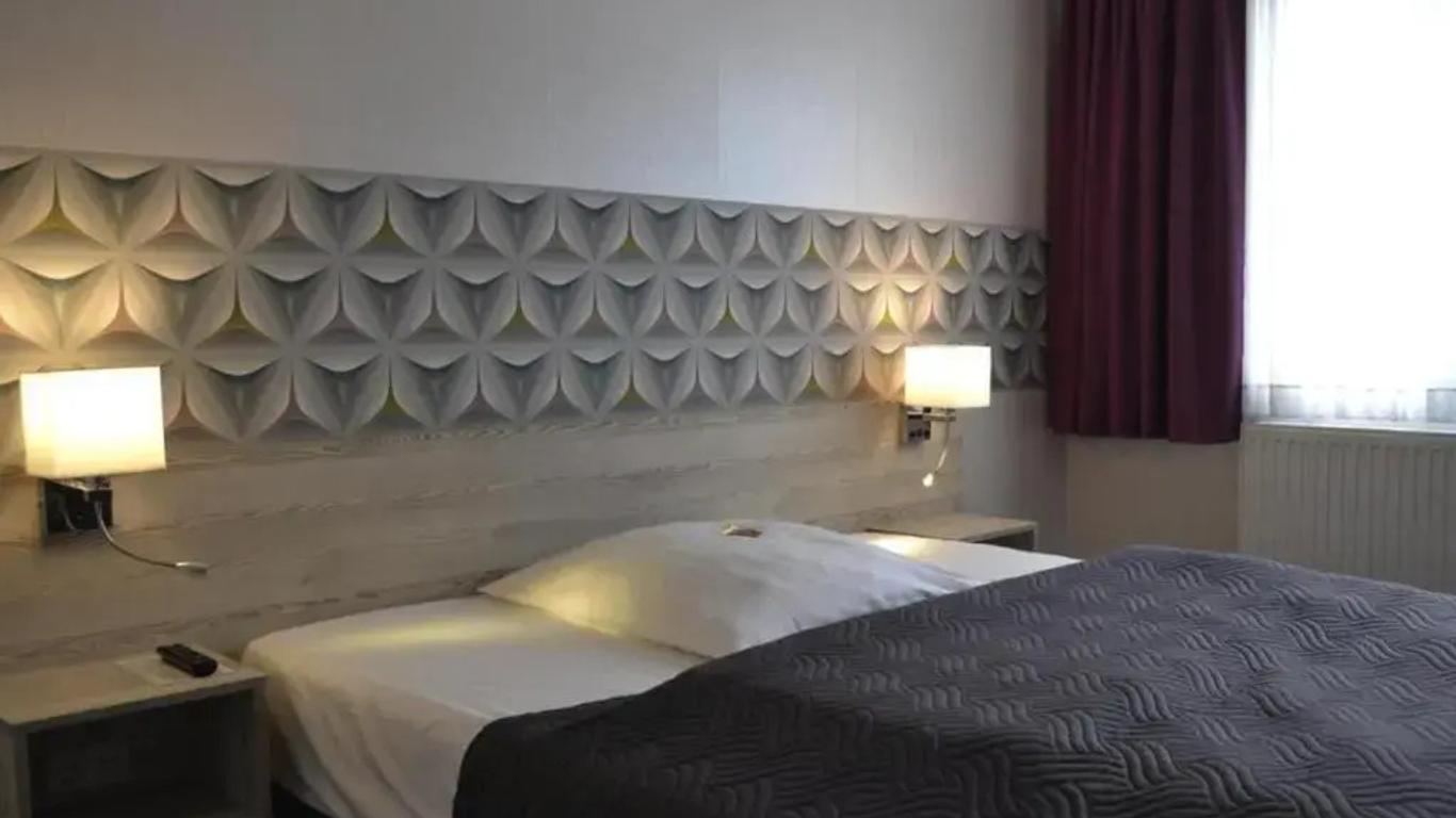 Hotel Cafe Galerie