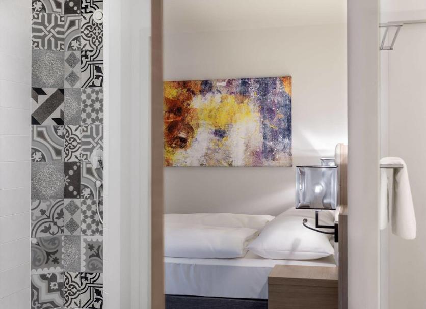Comodidade do quarto Foto