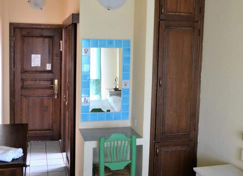 Comodidade do quarto Foto