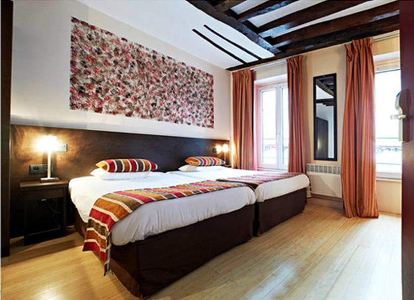 Quarto Foto