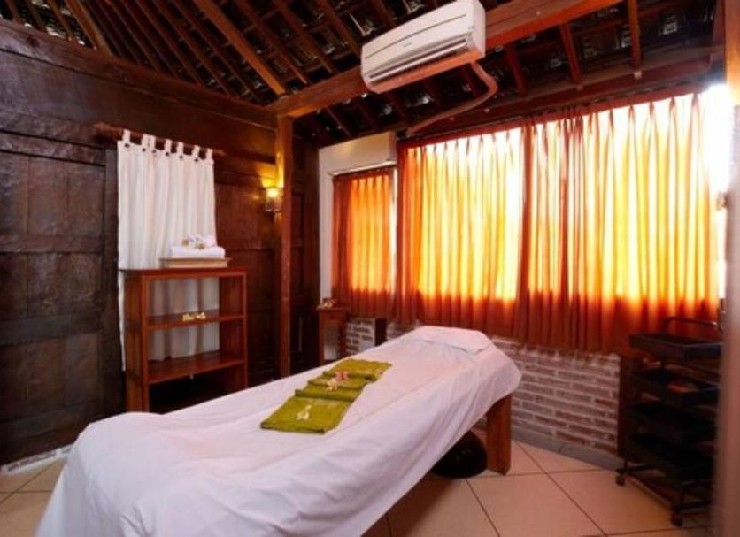 SPA Foto