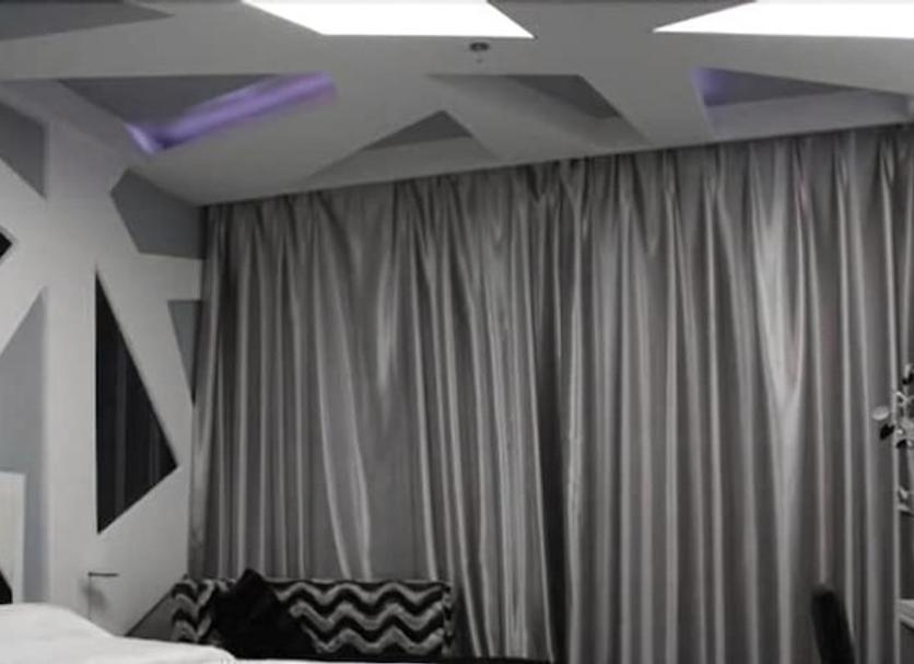 Comodidade do quarto Foto