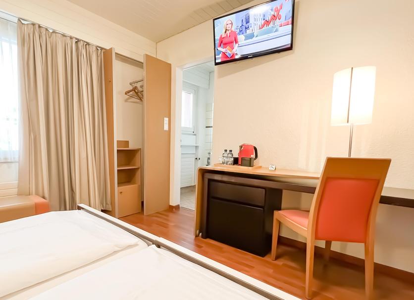 Comodidade do quarto Foto