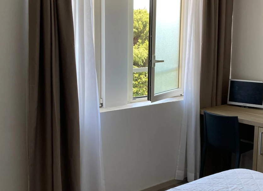 Comodidade do quarto Foto
