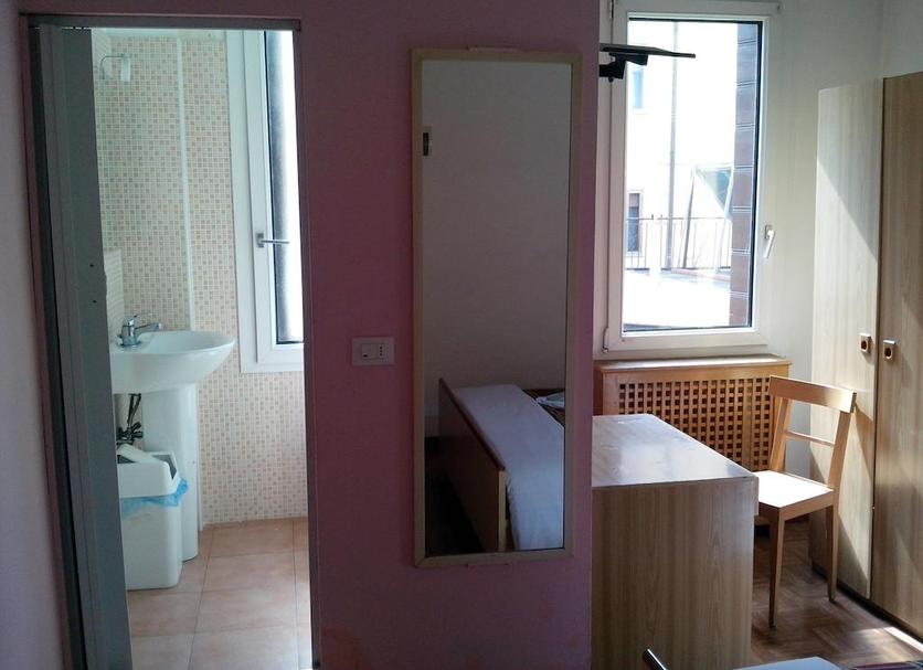 Comodidade do quarto Foto