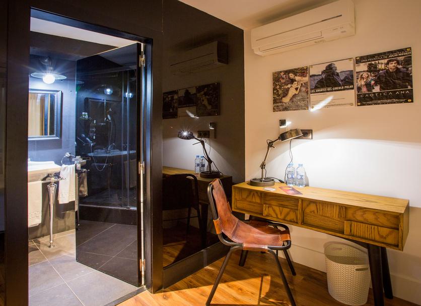 Comodidade do quarto Foto