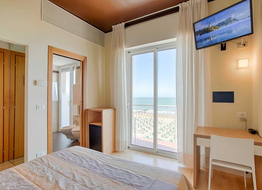 Comodidade do quarto Foto